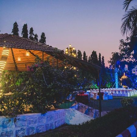 Pushp Vatika Resort & Lawns นาวีมุมไบ ภายนอก รูปภาพ