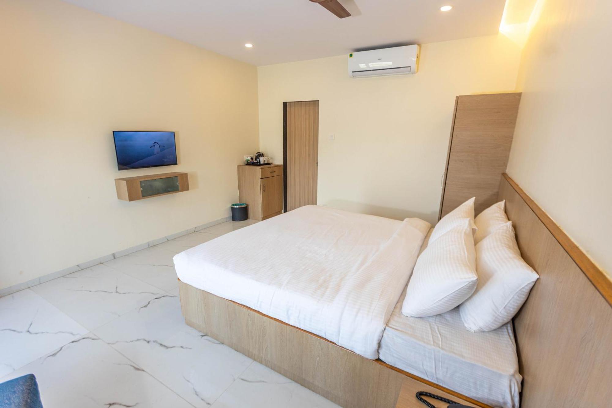 Pushp Vatika Resort & Lawns นาวีมุมไบ ภายนอก รูปภาพ