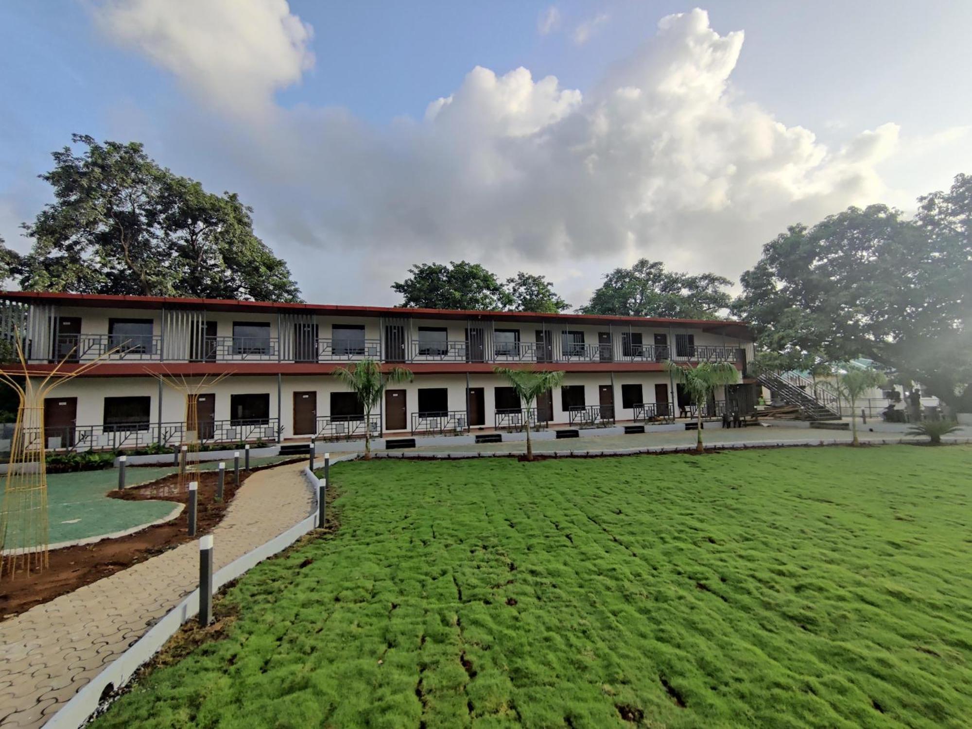 Pushp Vatika Resort & Lawns นาวีมุมไบ ภายนอก รูปภาพ