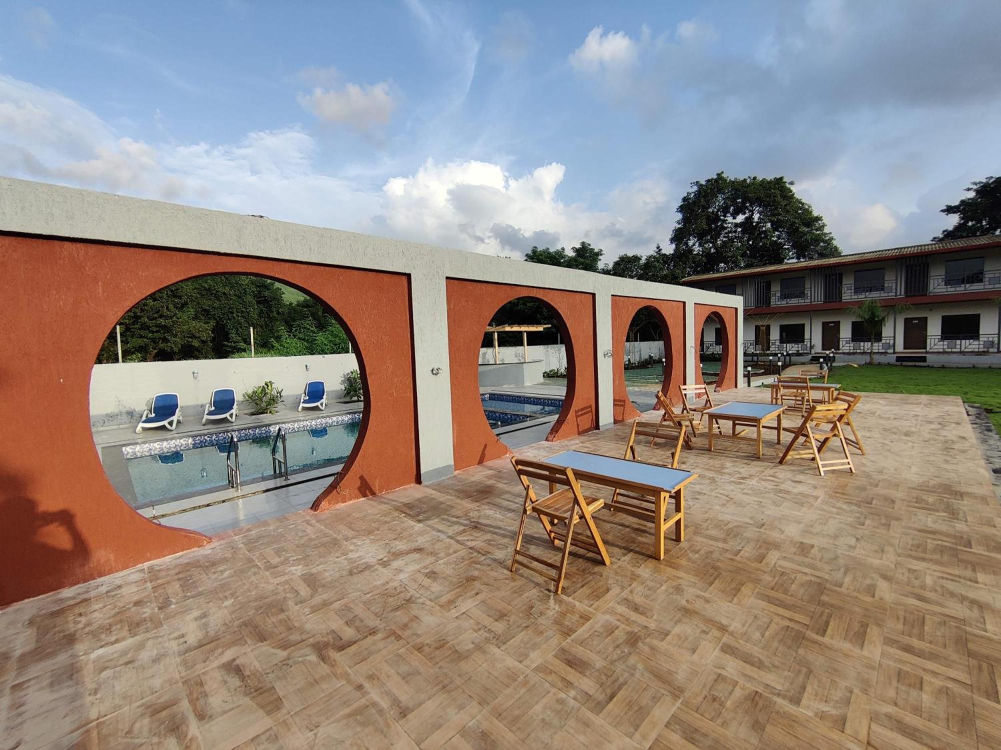 Pushp Vatika Resort & Lawns นาวีมุมไบ ภายนอก รูปภาพ