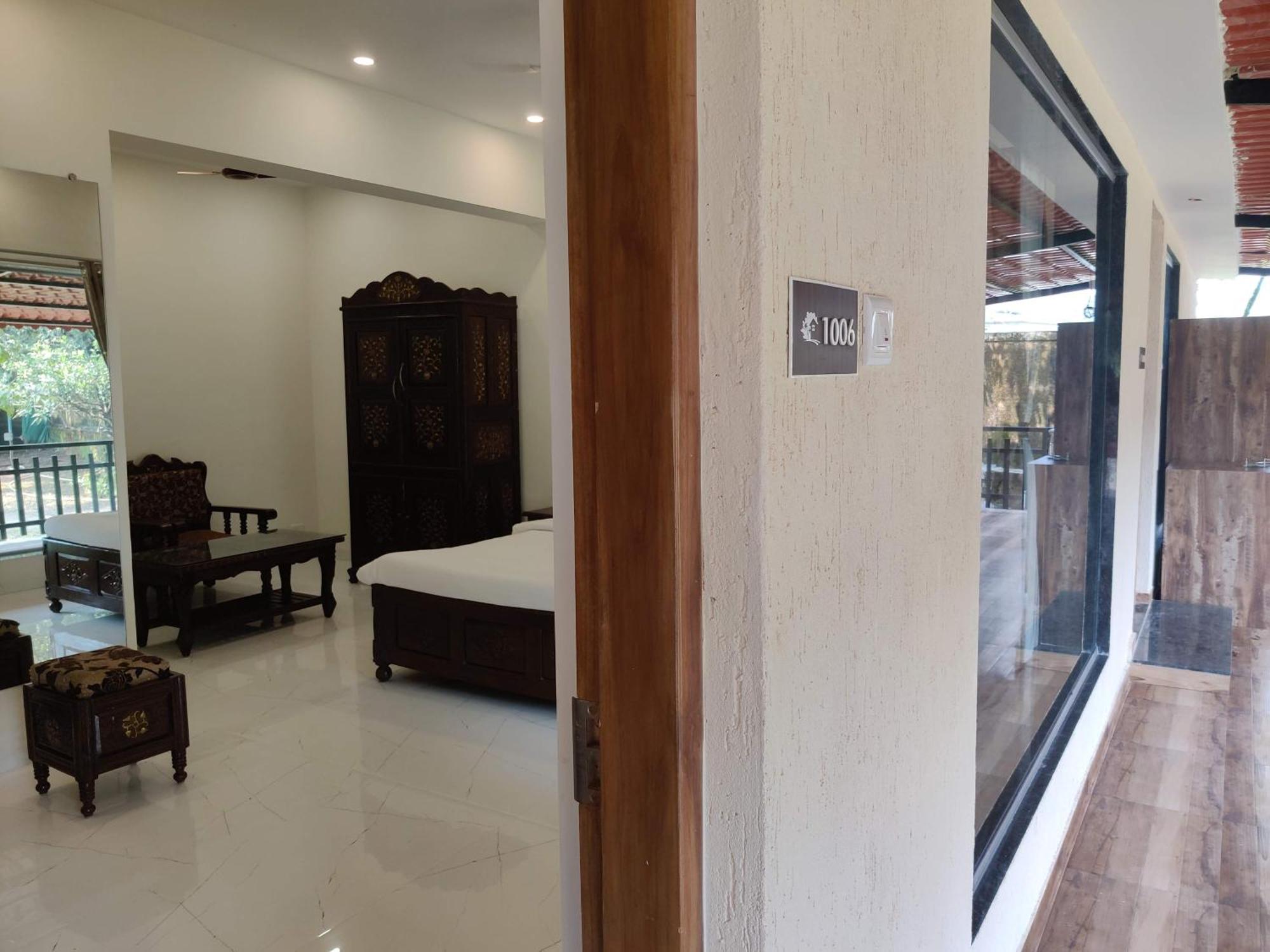 Pushp Vatika Resort & Lawns นาวีมุมไบ ภายนอก รูปภาพ