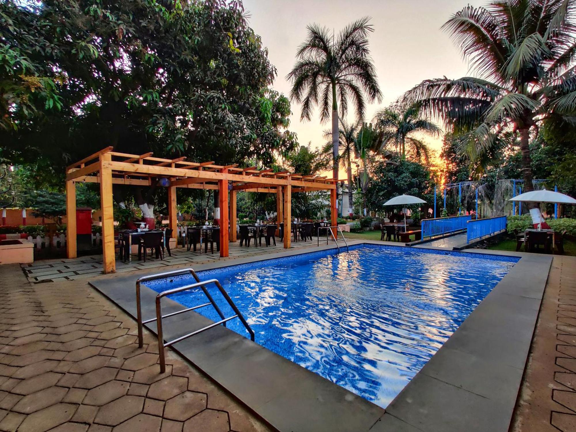Pushp Vatika Resort & Lawns นาวีมุมไบ ภายนอก รูปภาพ