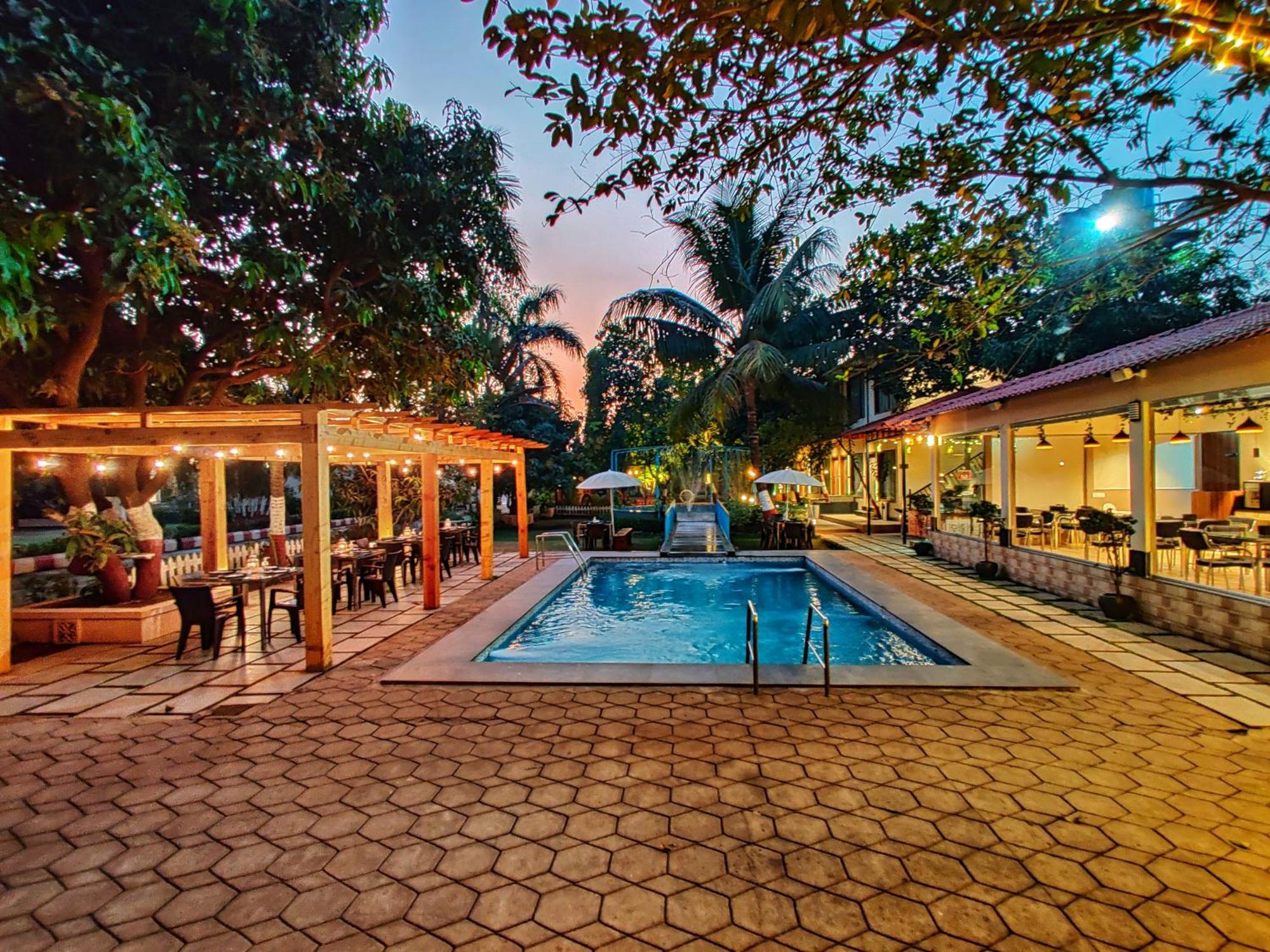 Pushp Vatika Resort & Lawns นาวีมุมไบ ภายนอก รูปภาพ