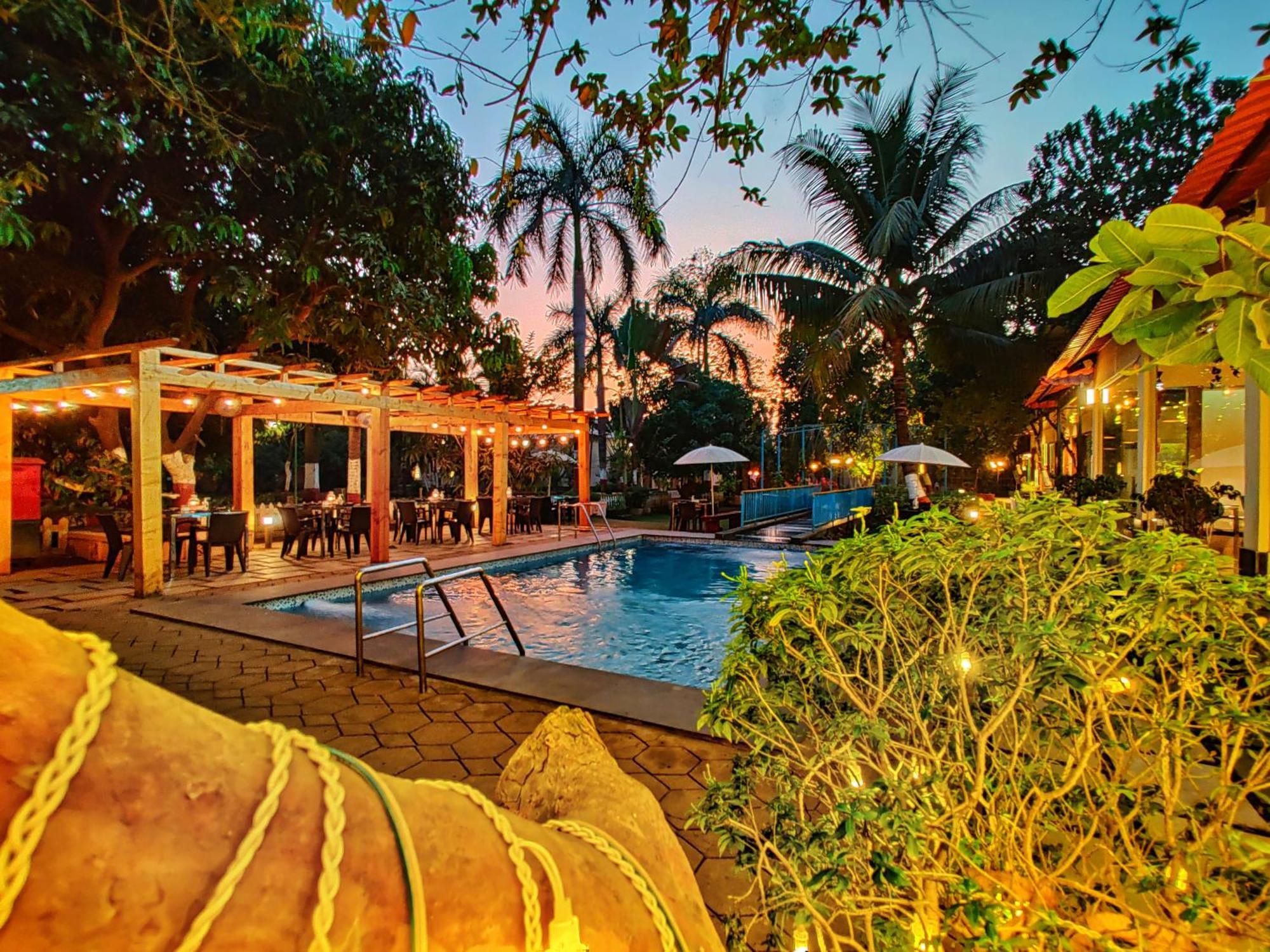 Pushp Vatika Resort & Lawns นาวีมุมไบ ภายนอก รูปภาพ