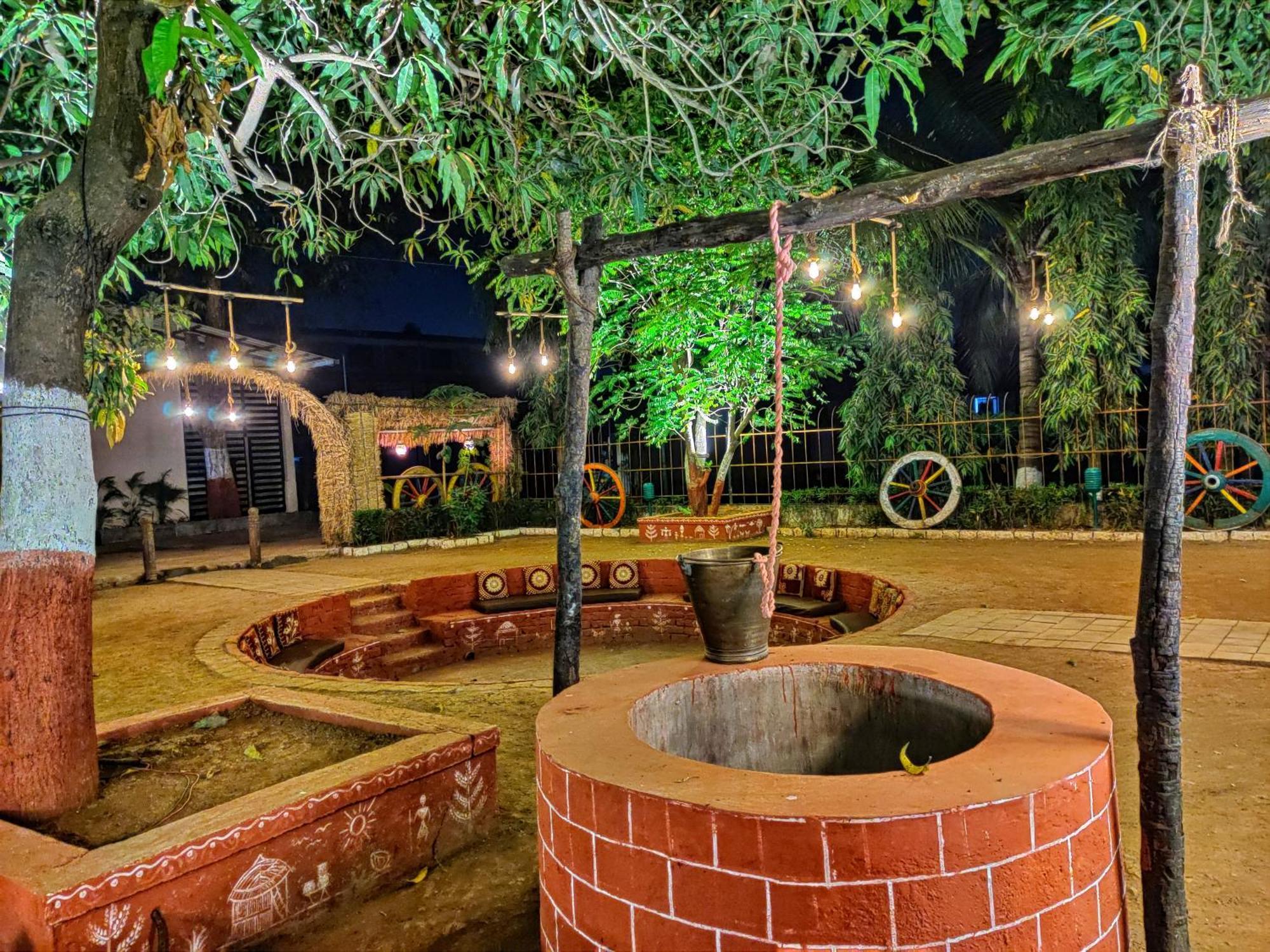 Pushp Vatika Resort & Lawns นาวีมุมไบ ภายนอก รูปภาพ
