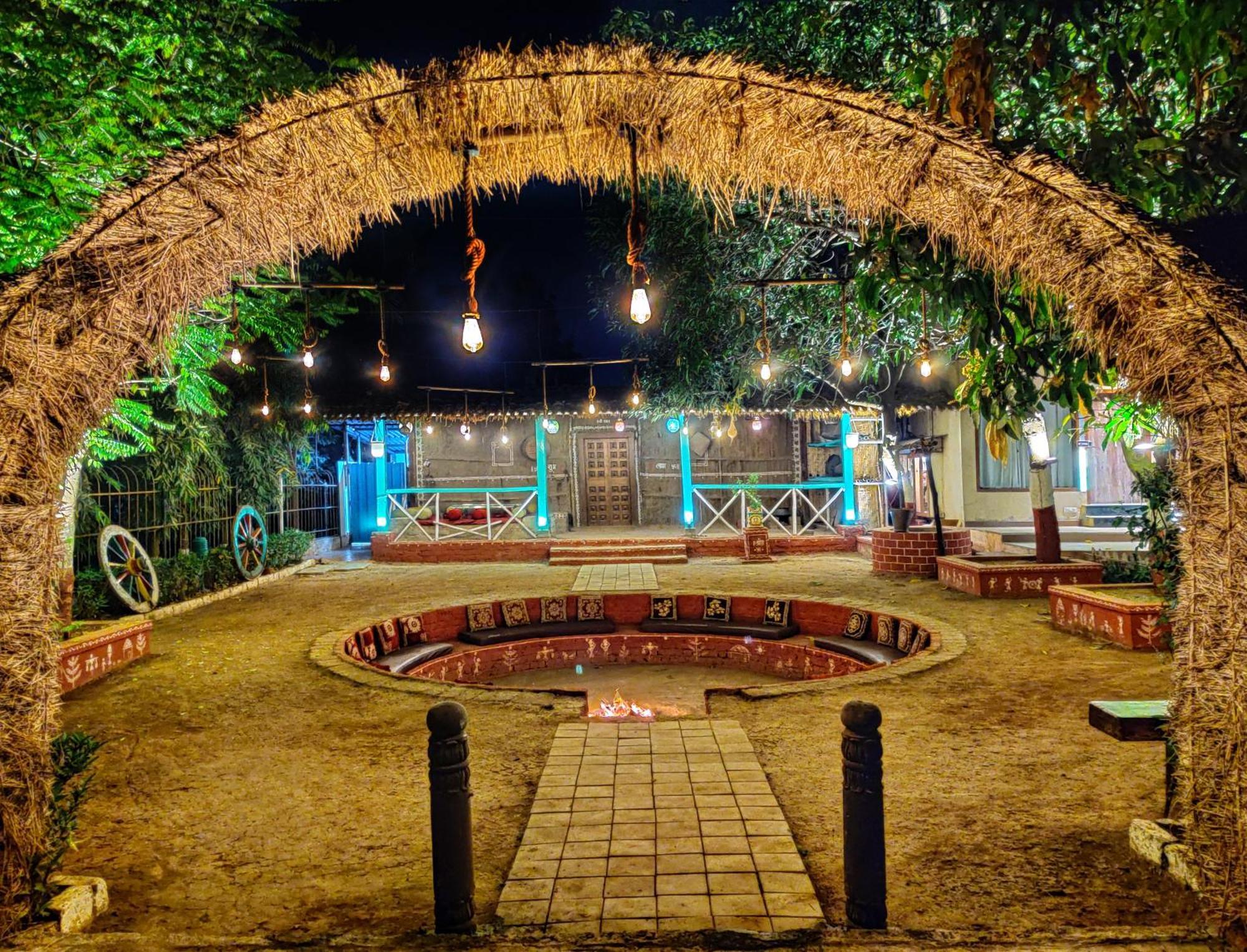 Pushp Vatika Resort & Lawns นาวีมุมไบ ภายนอก รูปภาพ
